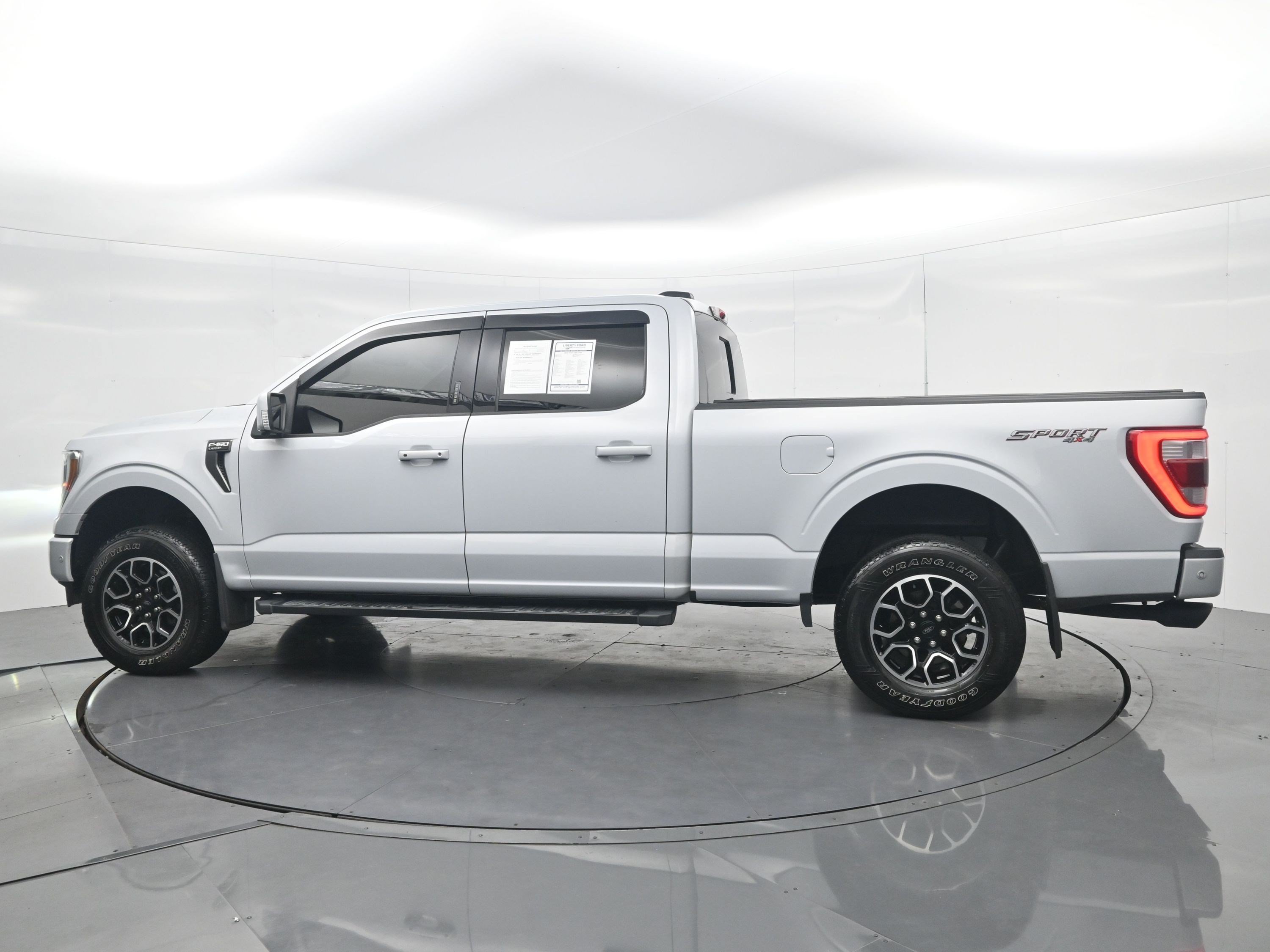 Certified Used 2021 White Metallic Ford LARIAT image 8