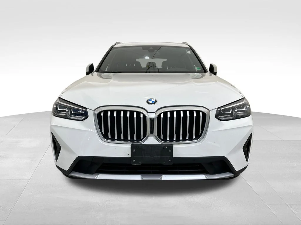 Used 2022 White BMW sDrive30i image 9
