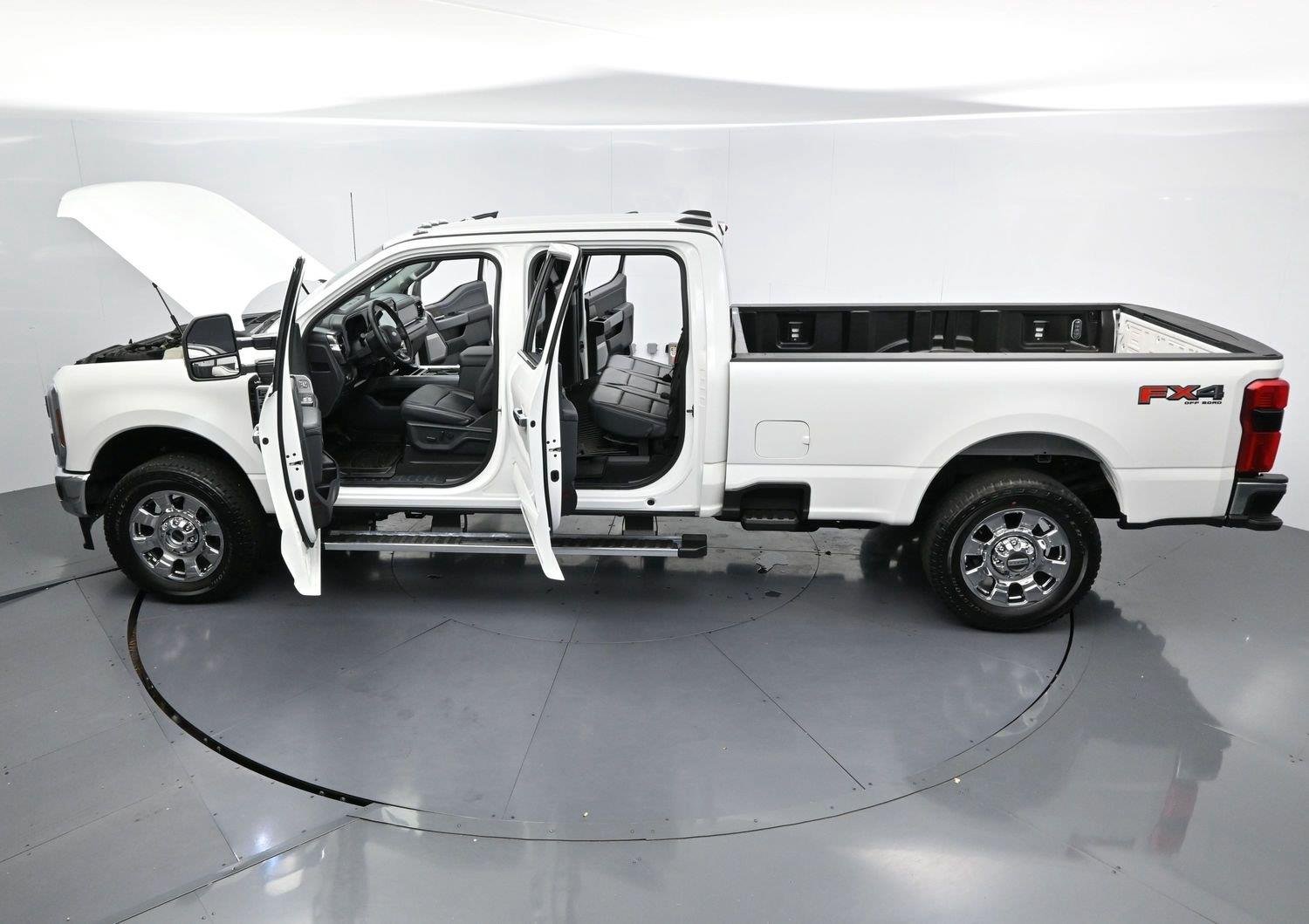 Used 2025 White Ford XL image 41
