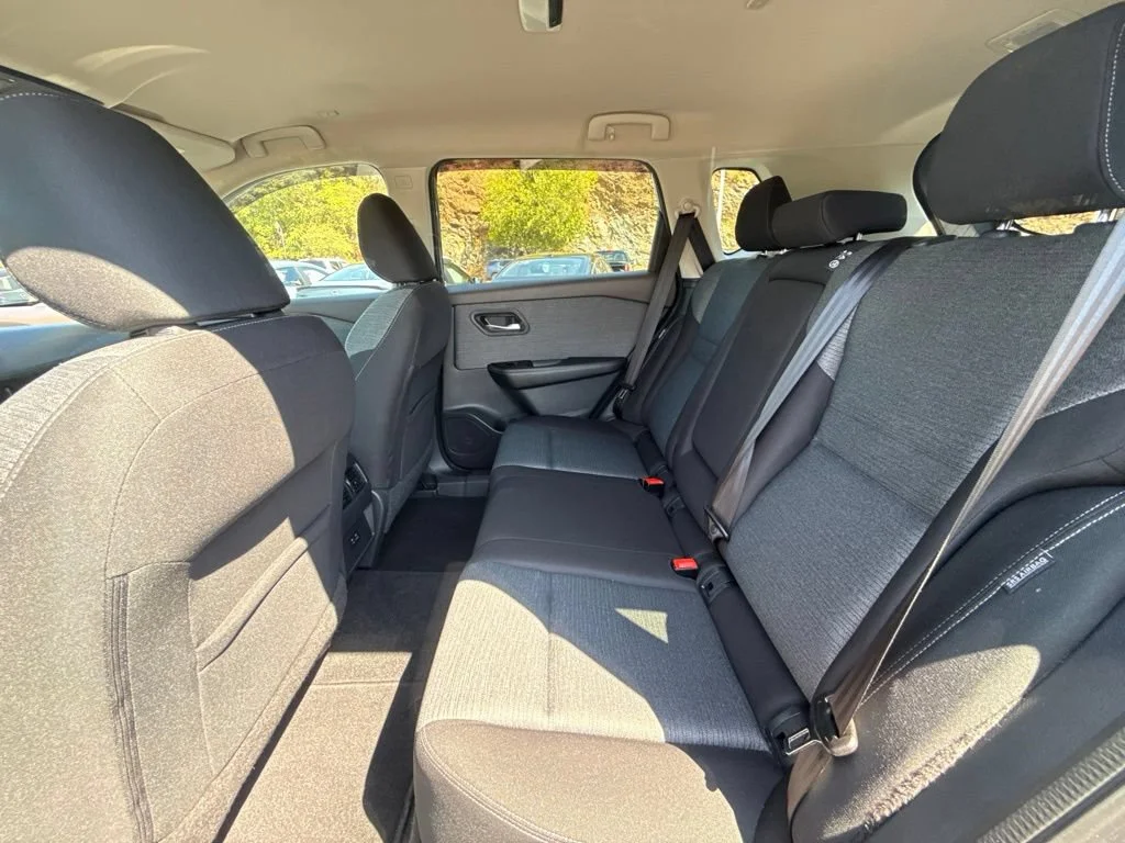 Used 2022 Gray Nissan SV image 16