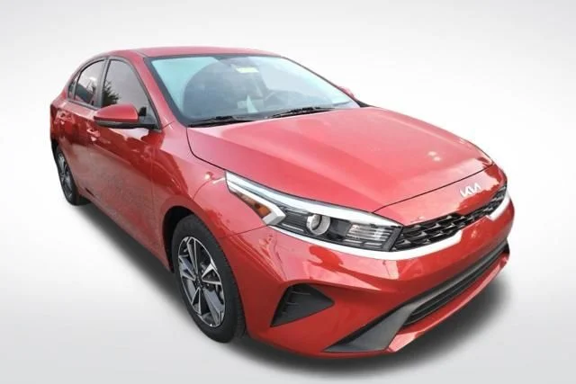 Used 2024 Red Kia LXS image 2