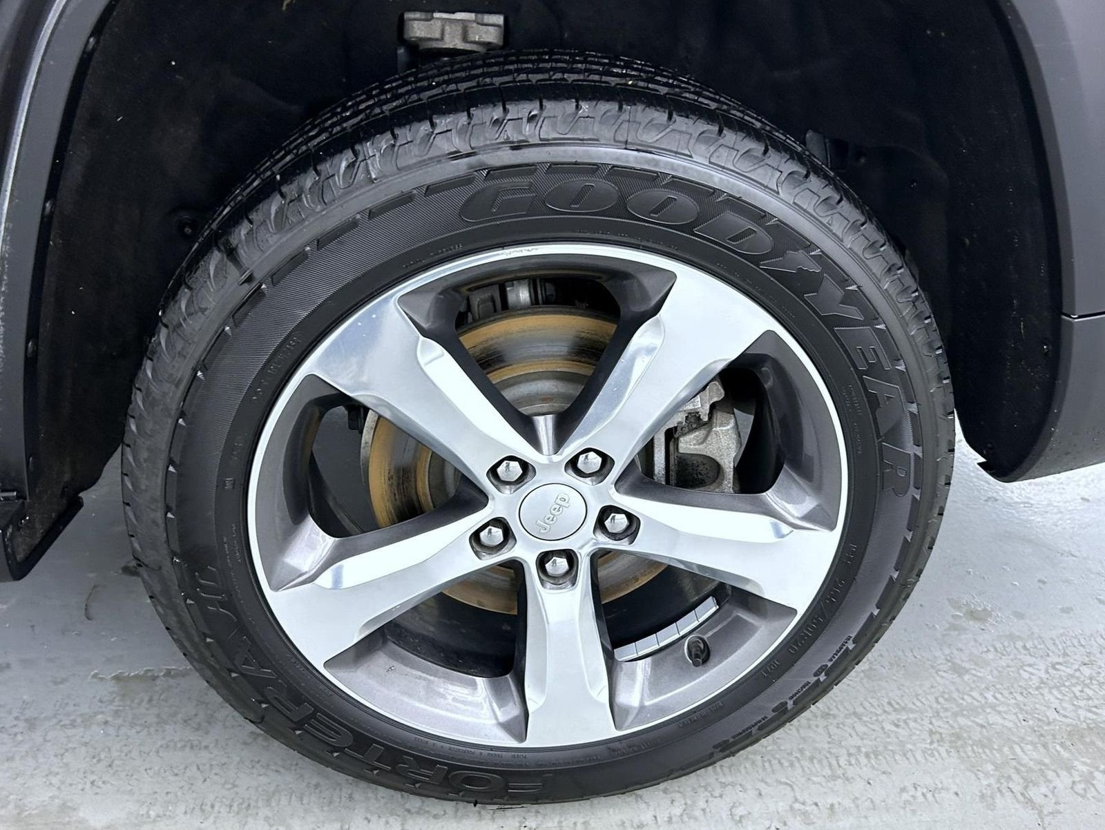 Used 2022 Gray Jeep Limited image 25