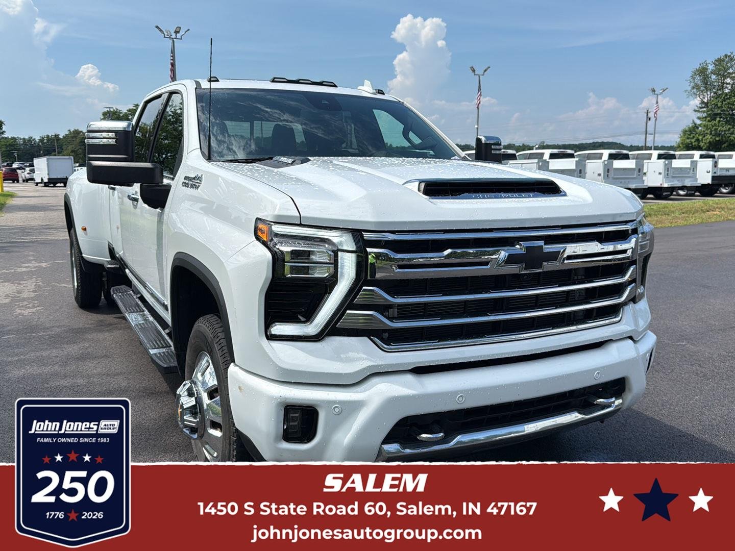 Used 2024 Summit White Chevrolet High Country image 1