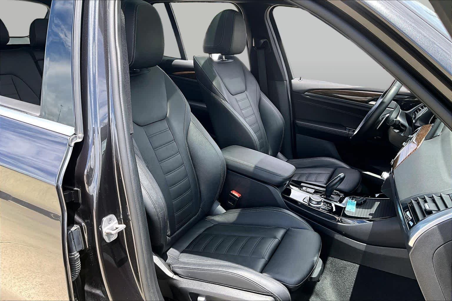 Used 2021 Dark Graphite Metallic BMW xDrive30i image 8