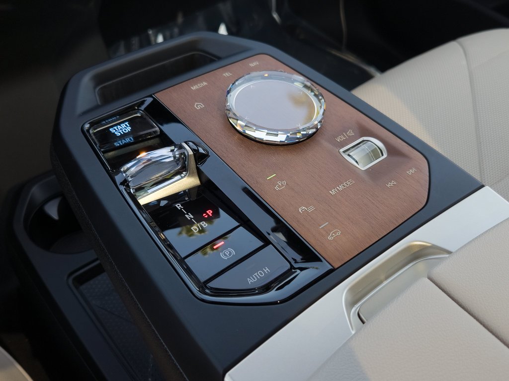 Certified Used 2023 Mineral White Metallic BMW M60 image 11