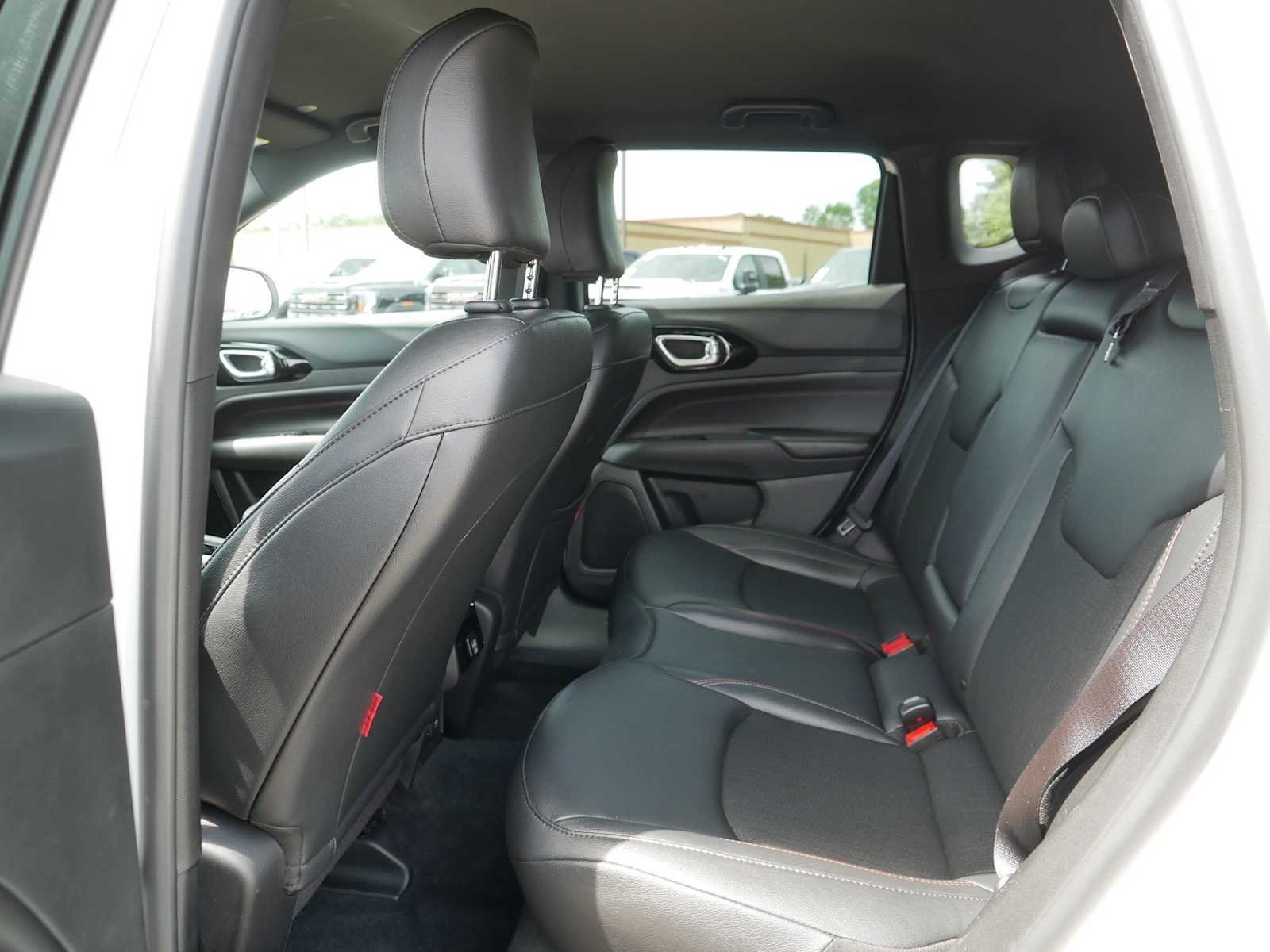 2025 Jeep Compass Trailhawk - Photo 35