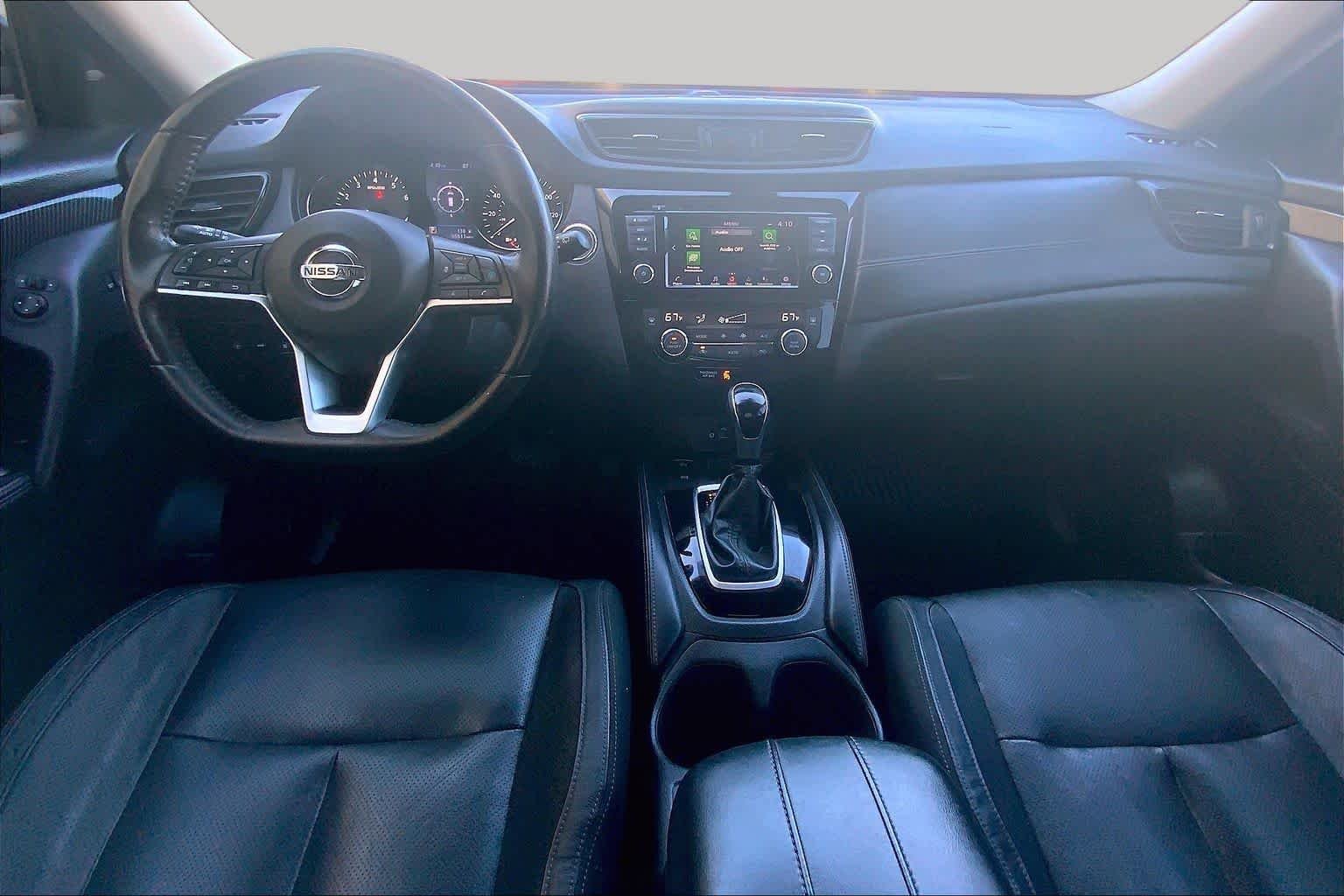 Used 2018 Gun Metallic Nissan SL image 16