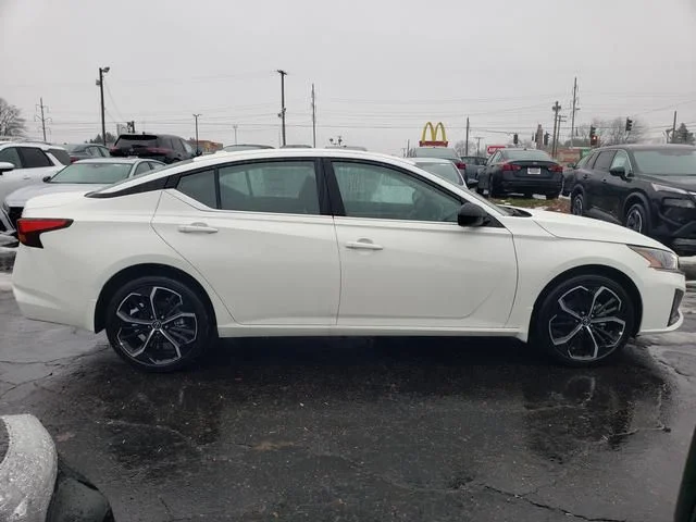 New 2025 White Nissan 2.5 SR image 7