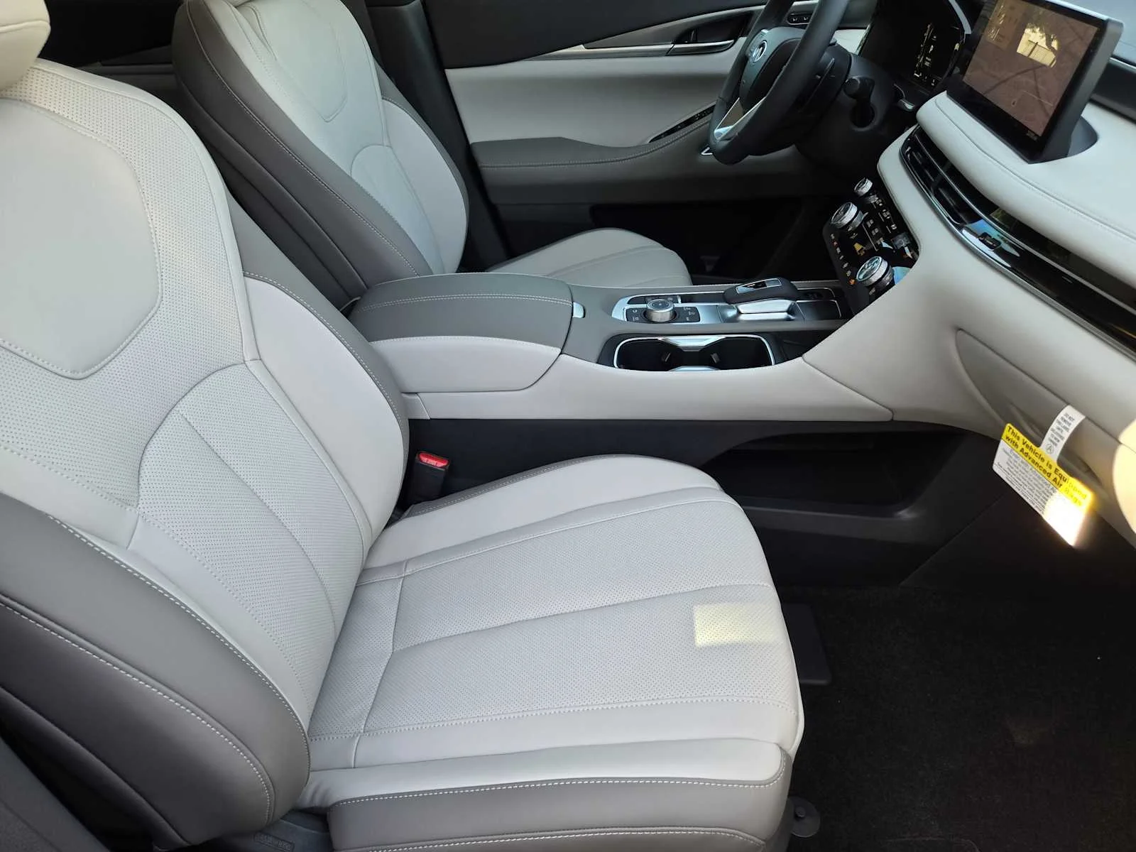 New 2027 MINERAL BLACK INFINITI Luxe AWD image 10