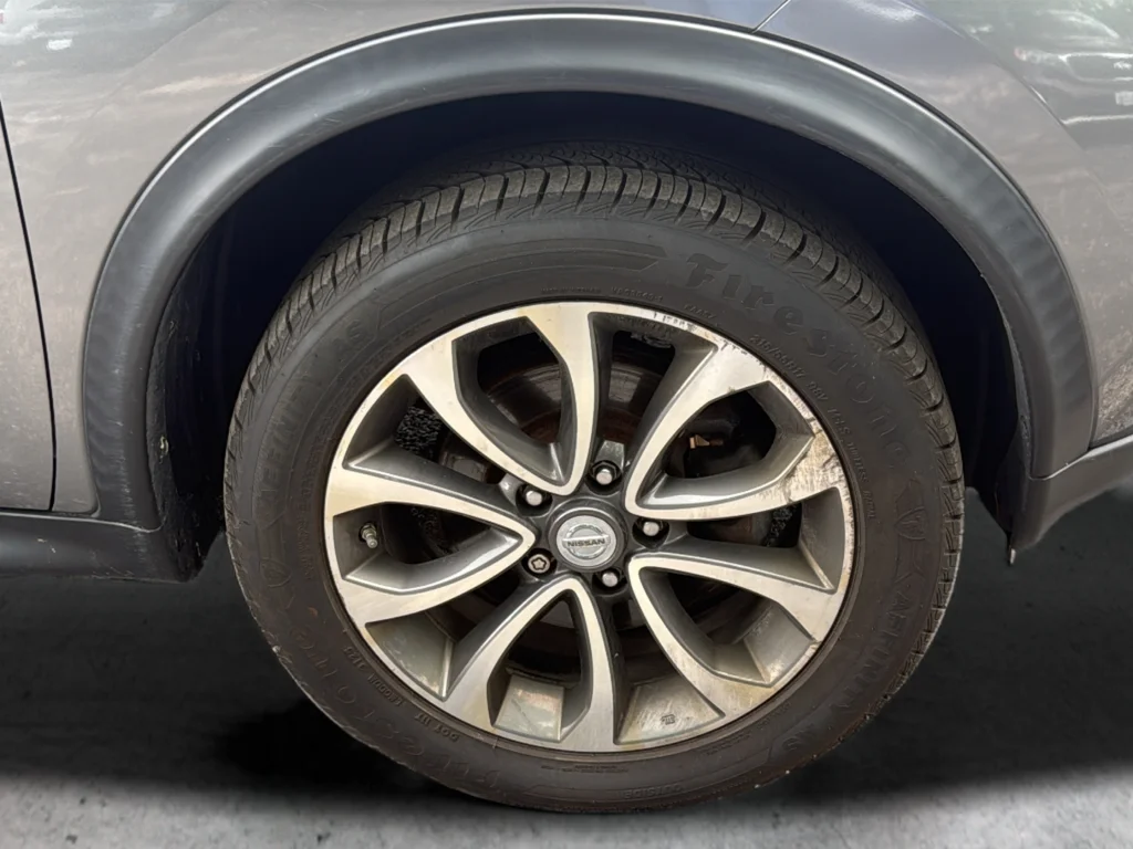 Used 2017 Gray Nissan SL image 10