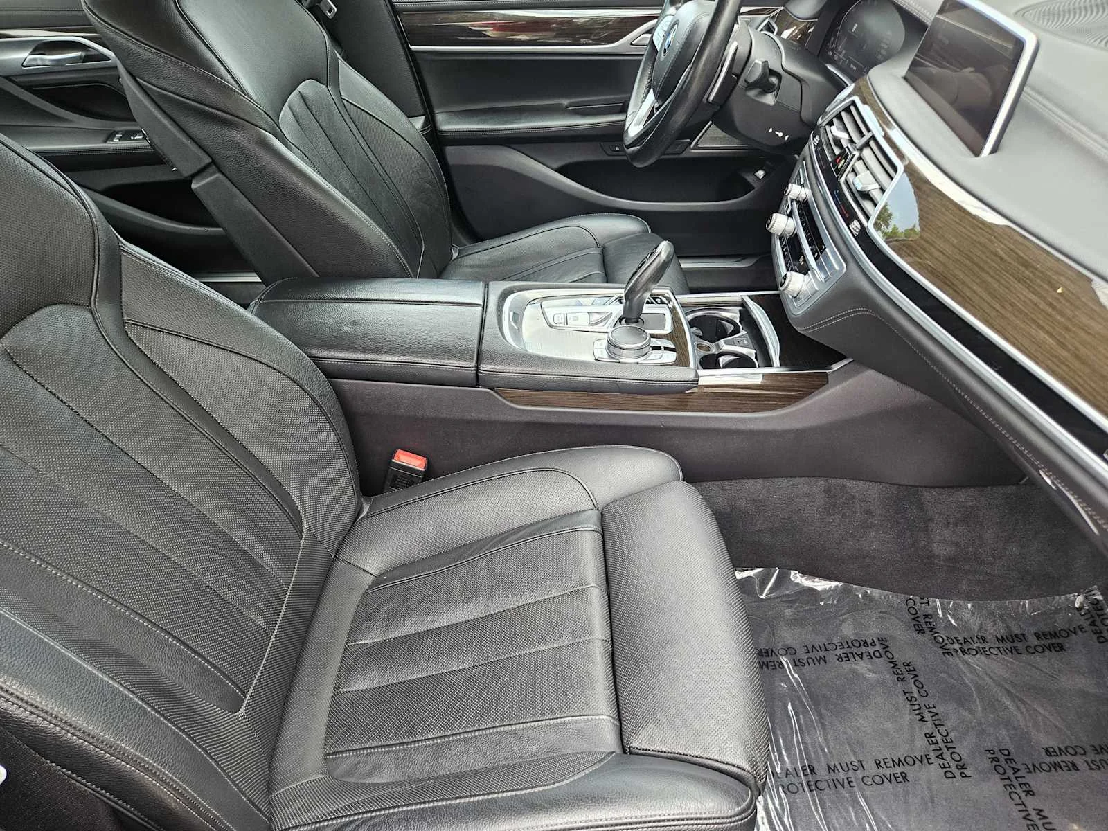 Used 2021 Dark Graphite Metallic BMW 740i xDrive image 9