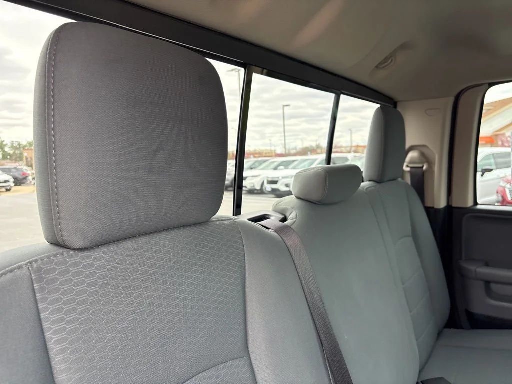 Used 2017 Delmonico Red Pearlcoat Ram SLT image 27