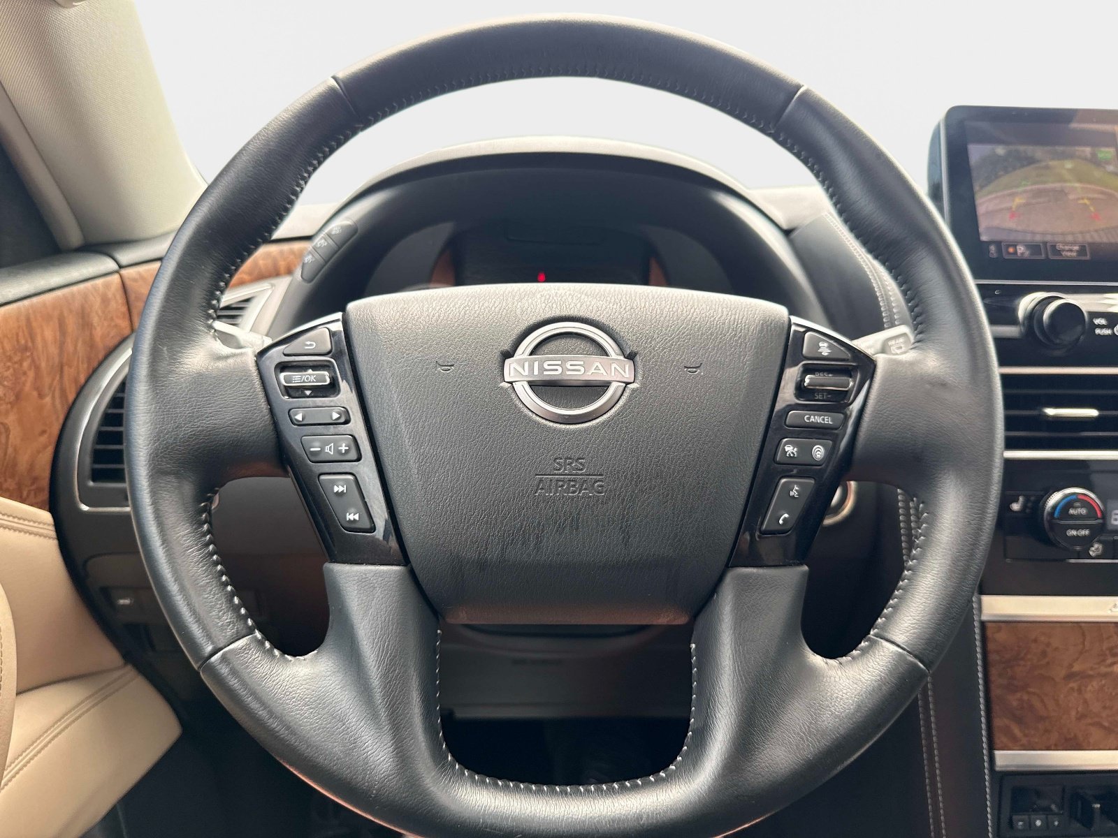 Used 2022 Aspen White TriCoat Pearl Nissan SL image 24