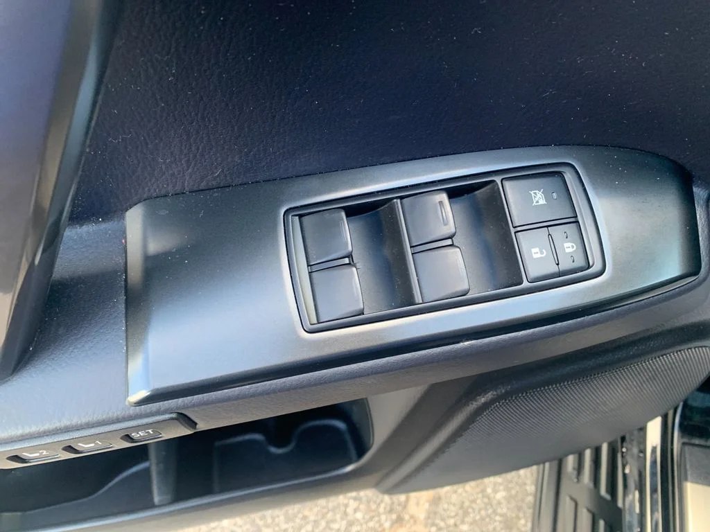 Used 2023 Black Lexus 460 image 13