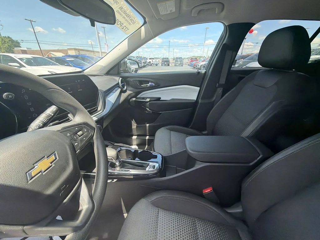 Used 2025 Black Chevrolet LT image 11