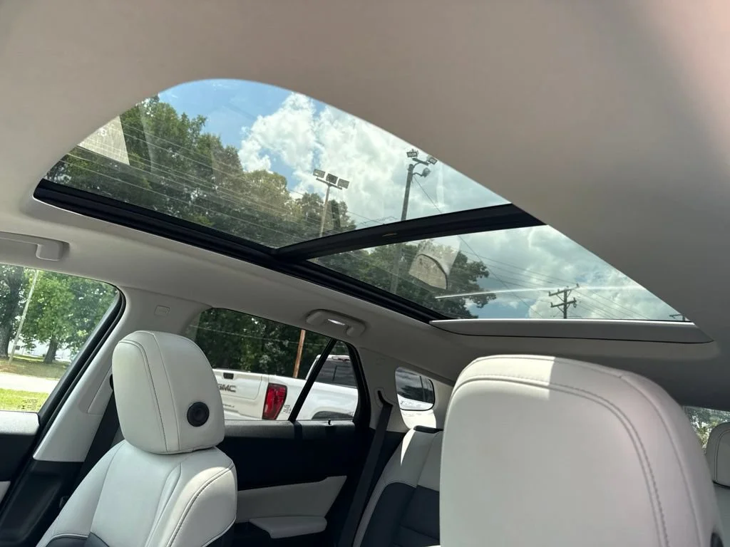 Used 2025 White Honda 1SE image 12