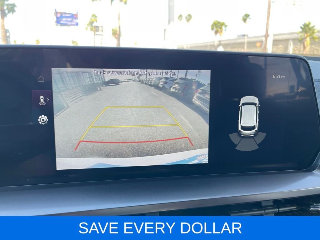 Used 2023 White Kia S image 11