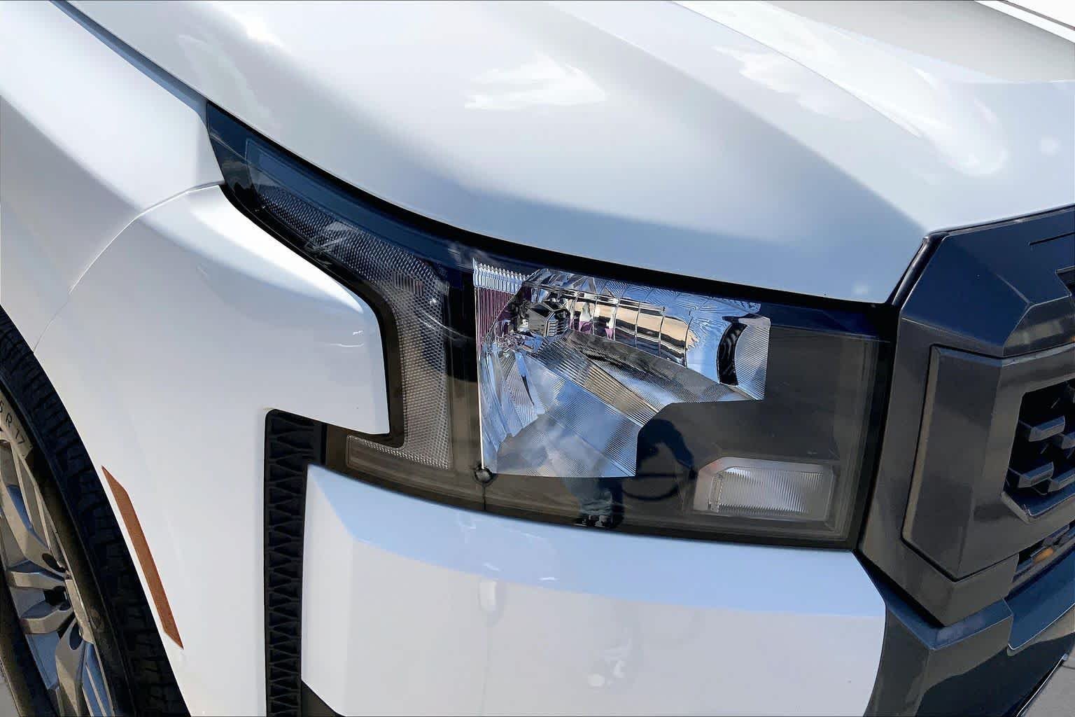 Used 2025 Glacier White Nissan SV image 25