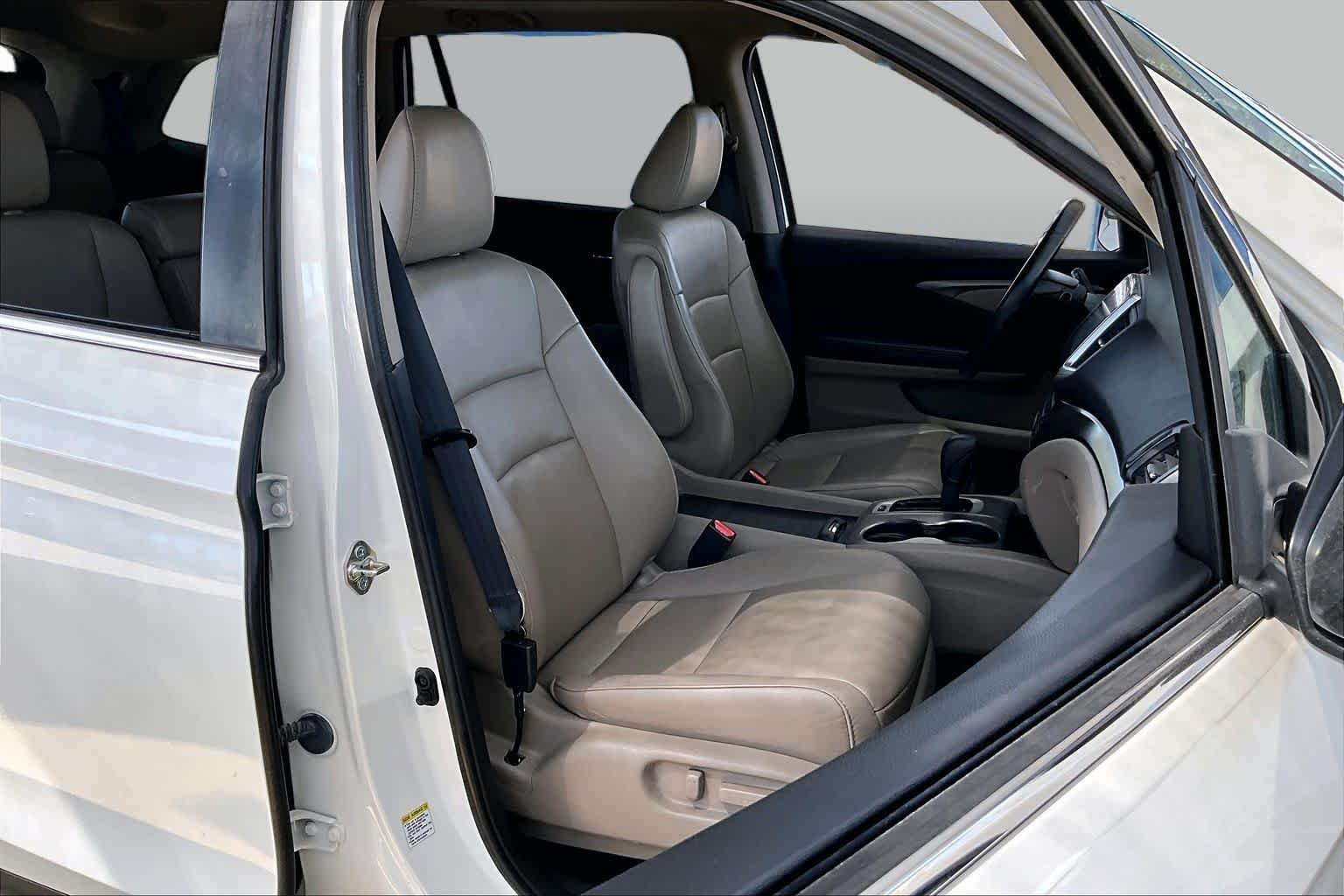 Used 2016 White Diamond Pearl Honda EX-L image 9