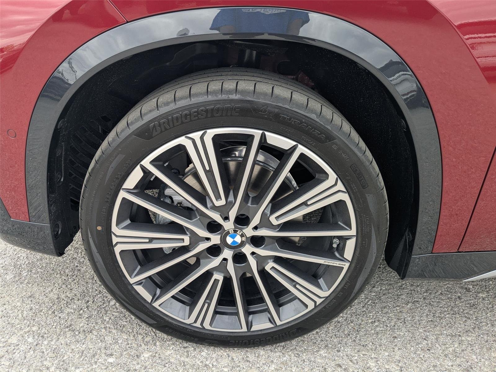 New 2026 Vegas Red Metallic BMW xDrive28i image 9