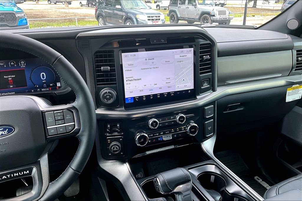 2025 Ford F-150 Platinum - Photo 6