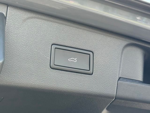 New 2026 Pure Gray Volkswagen 2.0T SE w/Technology image 20