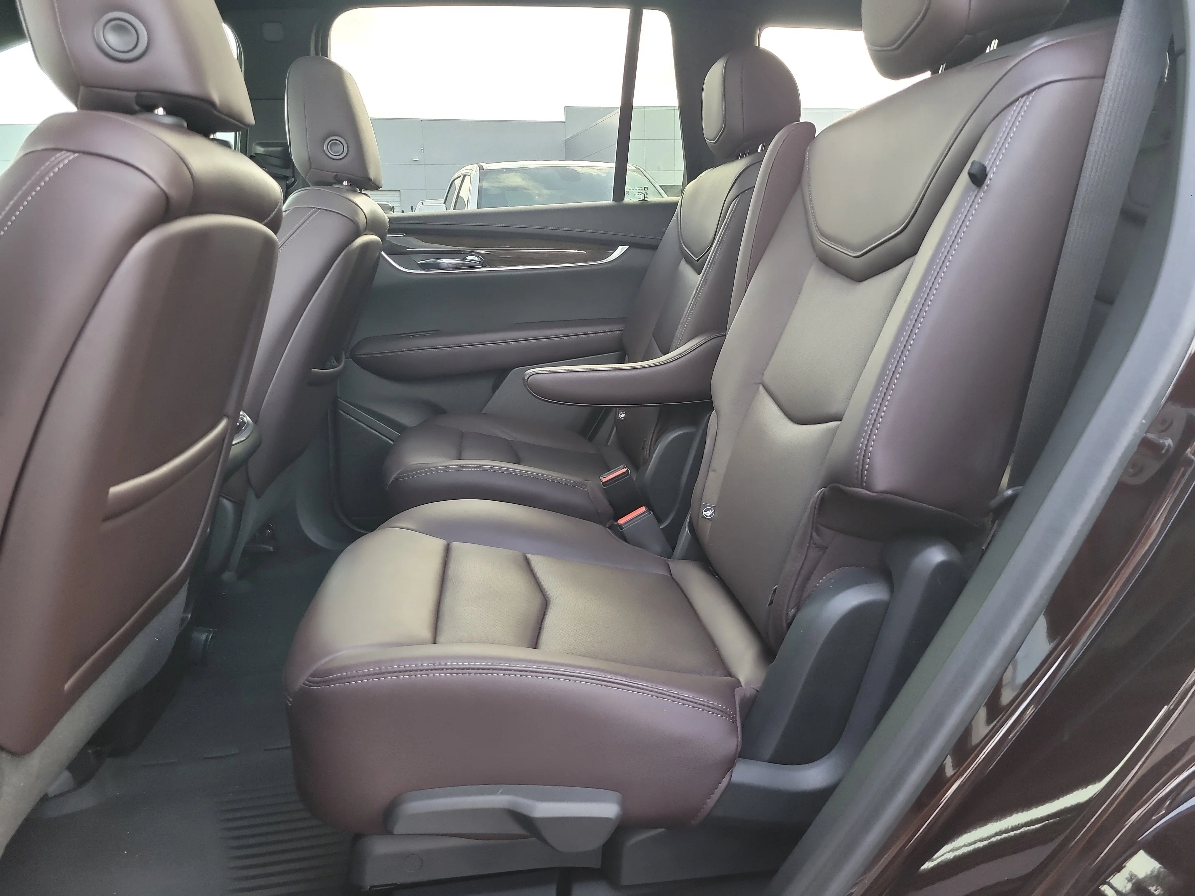 Used 2020 Garnet Metallic Cadillac FWD Premium Luxury image 11