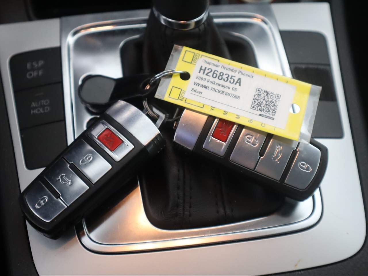 Used 2009 Reflex Silver Metallic Volkswagen Sport image 11