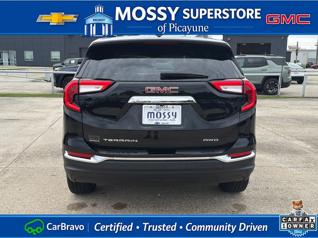 Used 2024 Black GMC SLT image 5