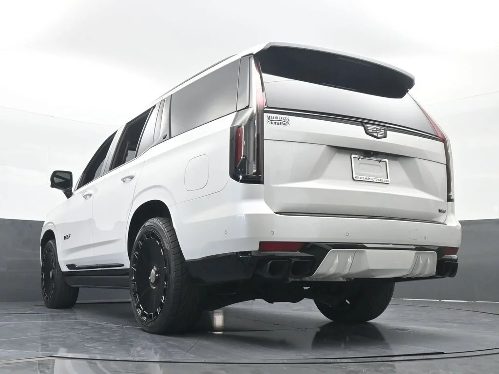 Used 2023 Crystal White Tricoat Cadillac V-Series image 88