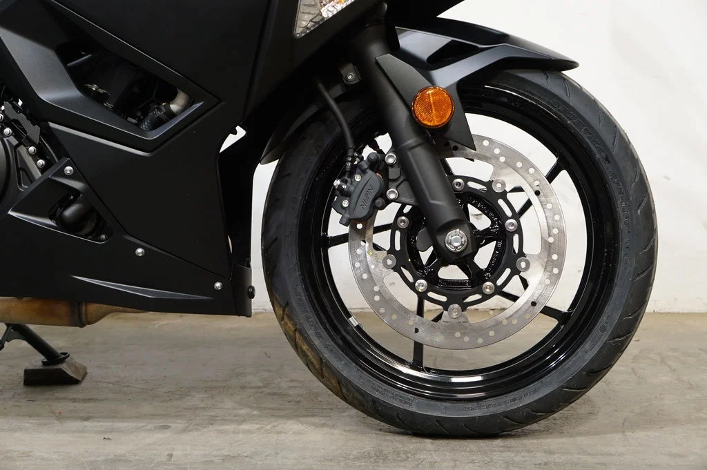 New 2026 Metallic Flat Spark Black/Metallic Spark Black Kawasaki Metallic Flat Spark Black image 15
