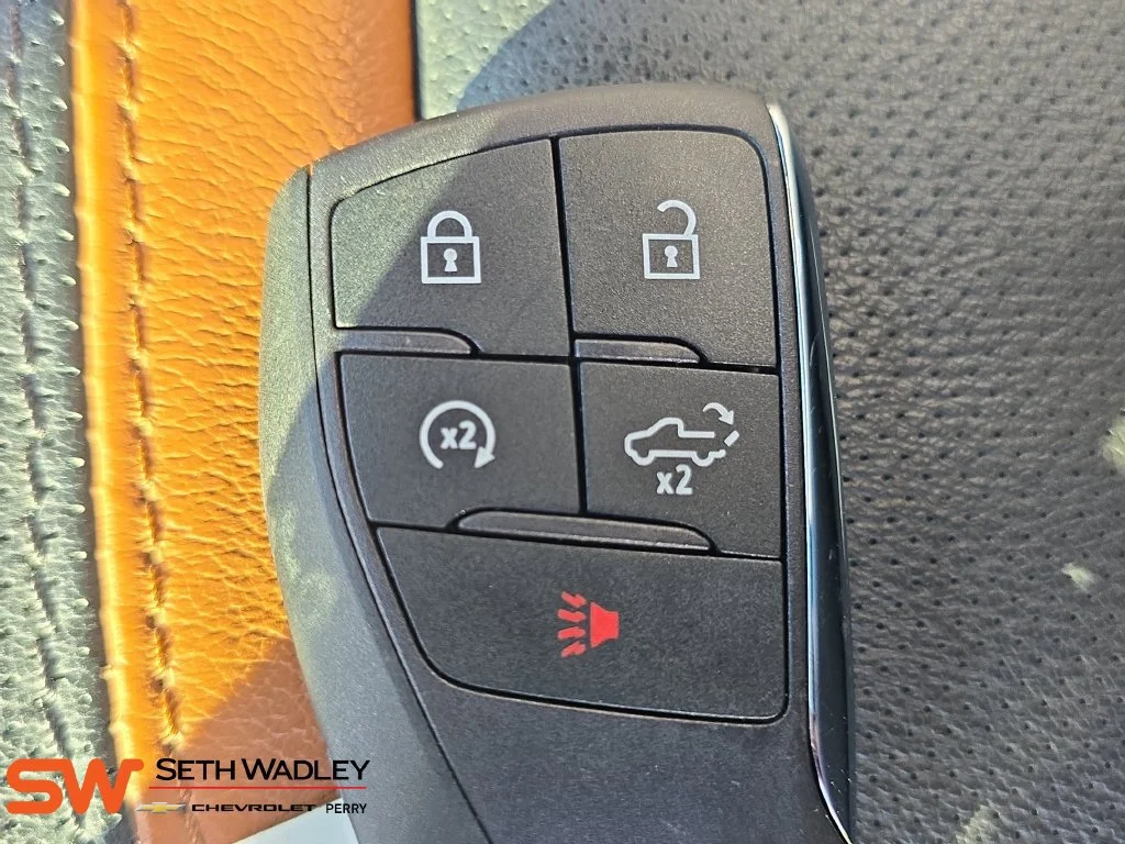 Used 2025 Onyx Black GMC AT4 image 36