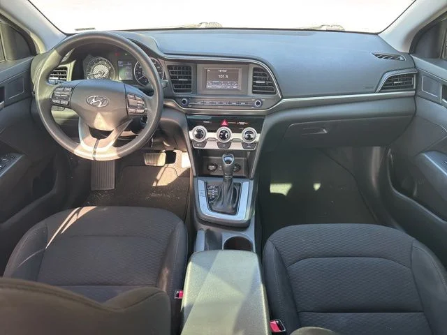 Used 2019 Silver Hyundai SE image 11