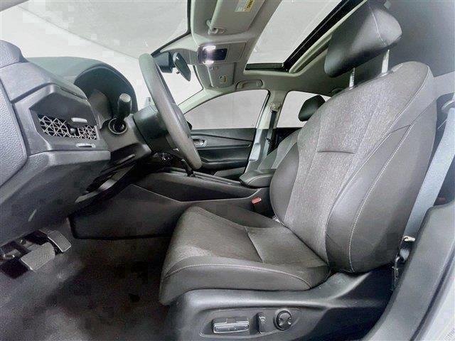 Used 2025 Platinum White Pearl Honda SE image 22