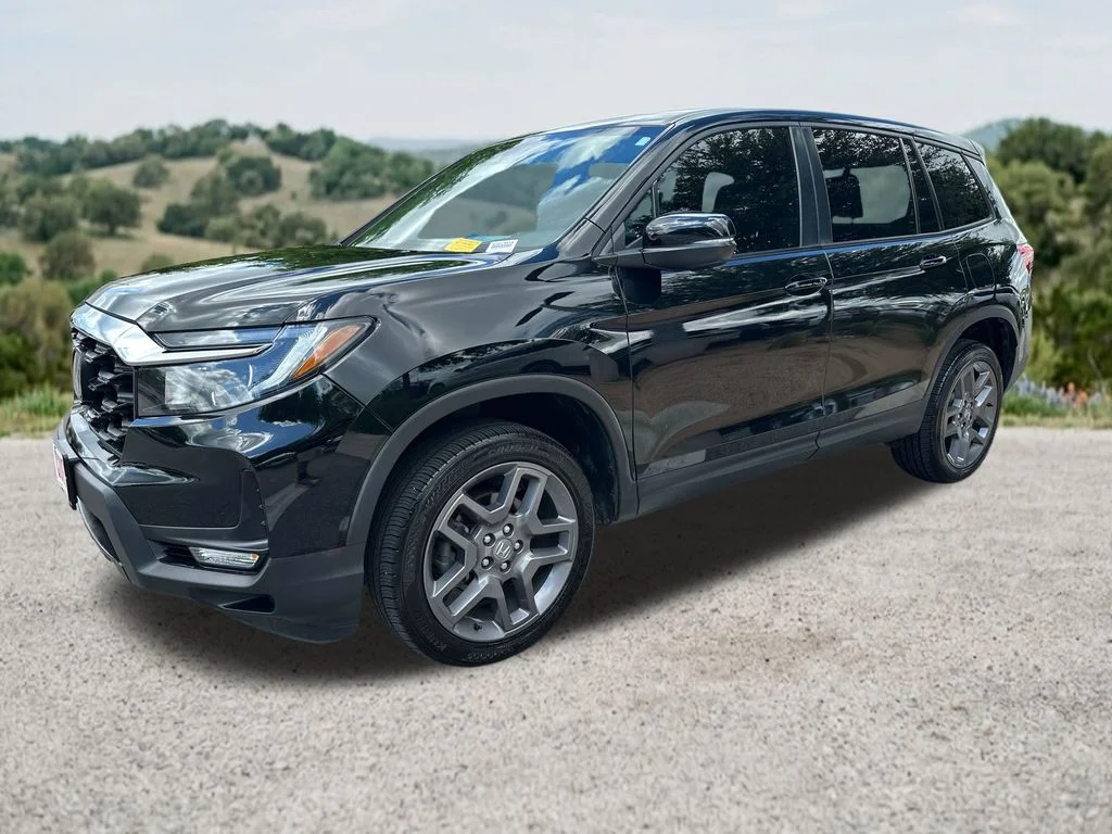 Used 2023  Honda EX-L image 3