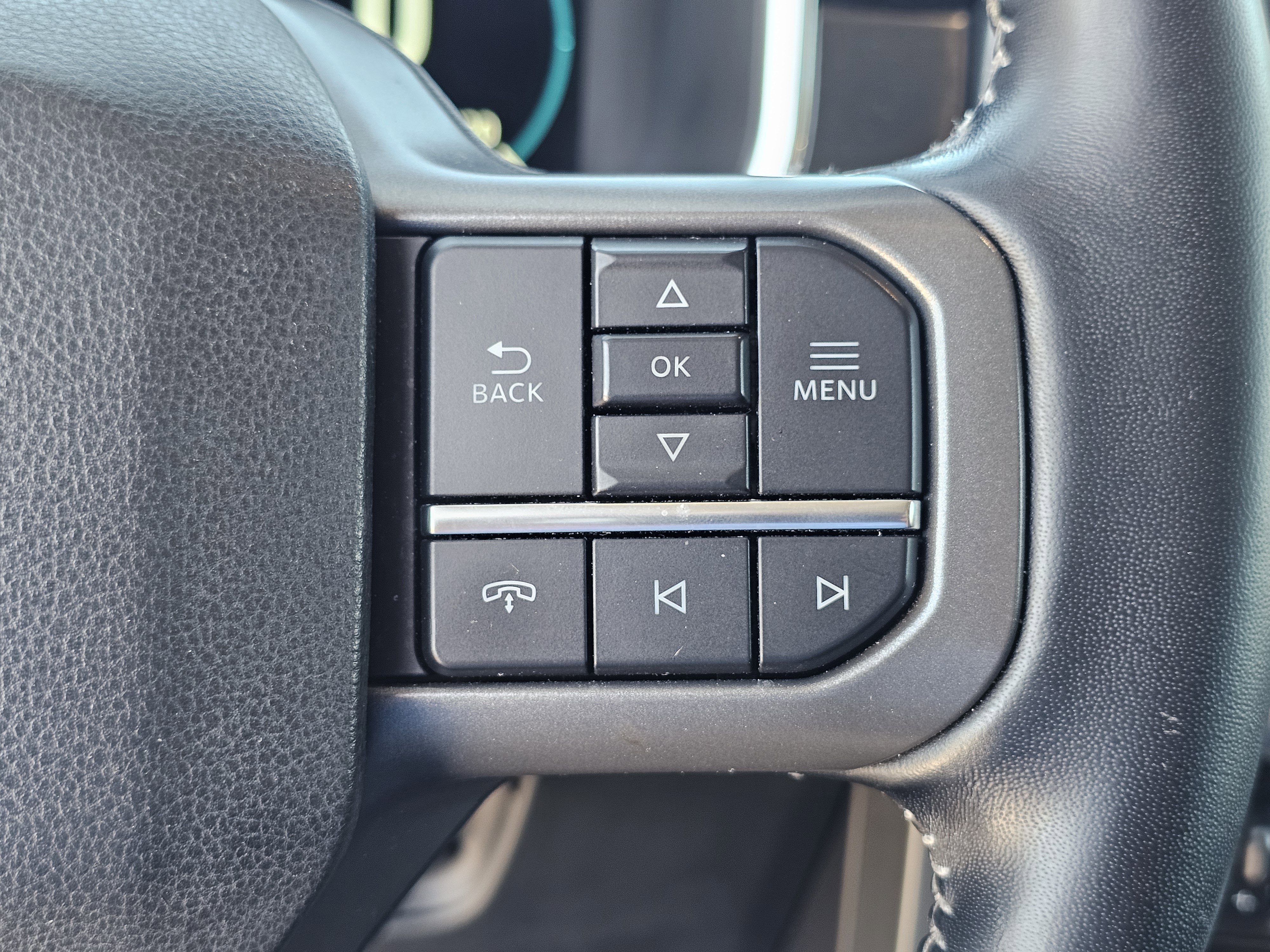 Used 2022 Agate Black Metallic Ford LARIAT image 22