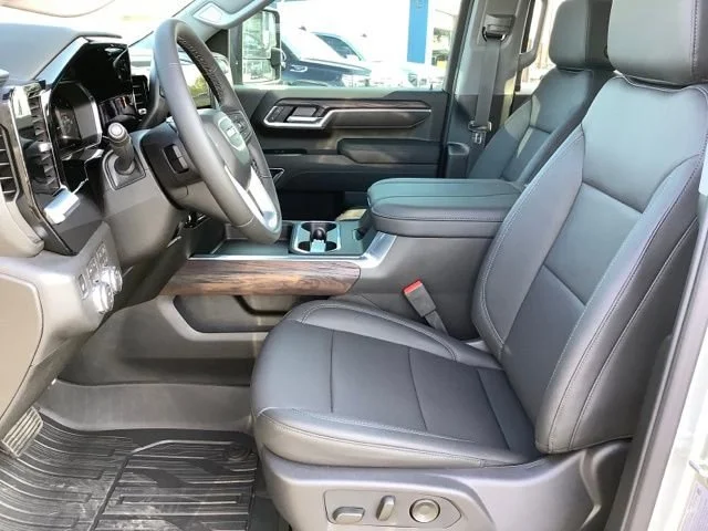 2026 GMC Sierra 3500HD SLT - Photo 17