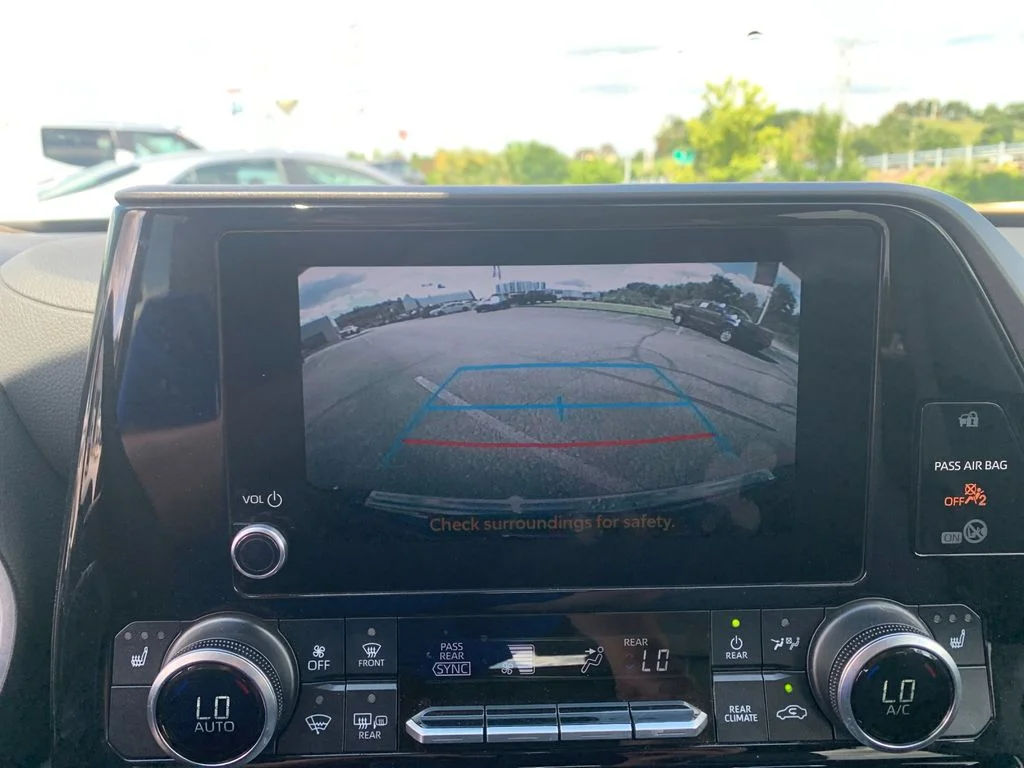 Used 2024  Toyota XLE image 22