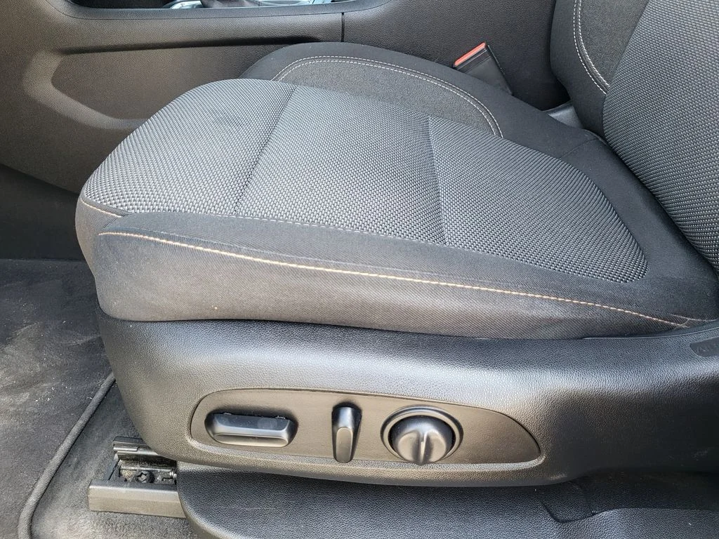 Used 2019 GRAPHITE METALLIC Chevrolet LT Cloth image 19