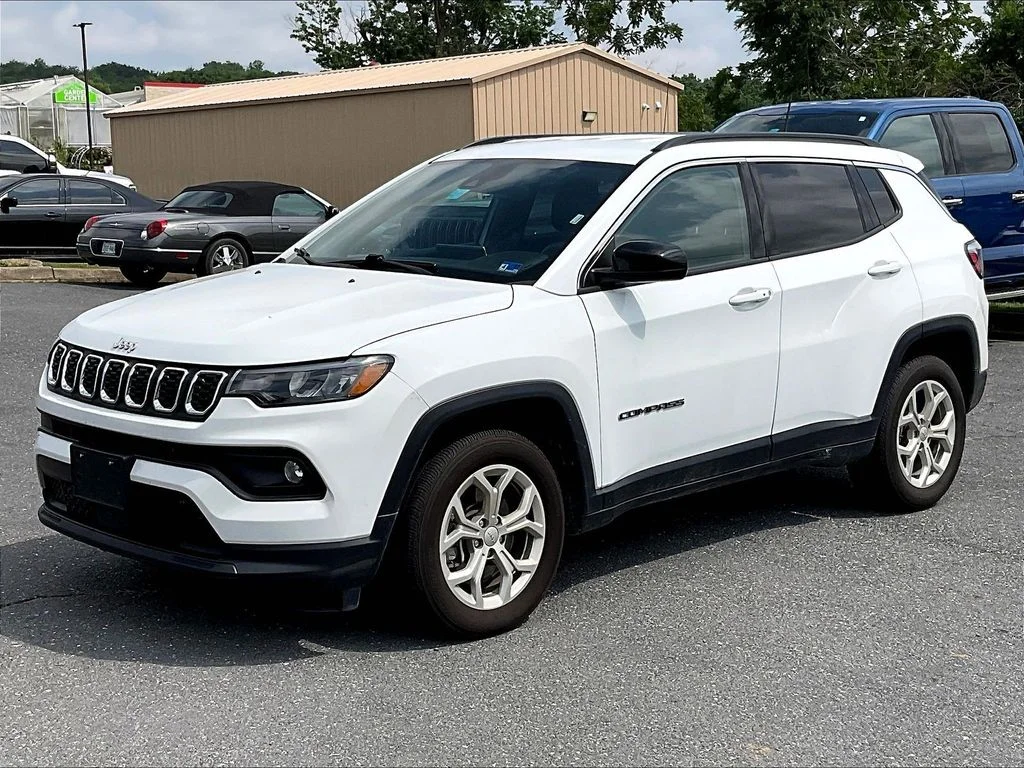 Certified Used 2024 White Jeep Latitude image 2