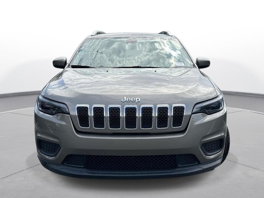 Used 2020 Light Brownstone Pearlcoat Jeep Latitude image 3