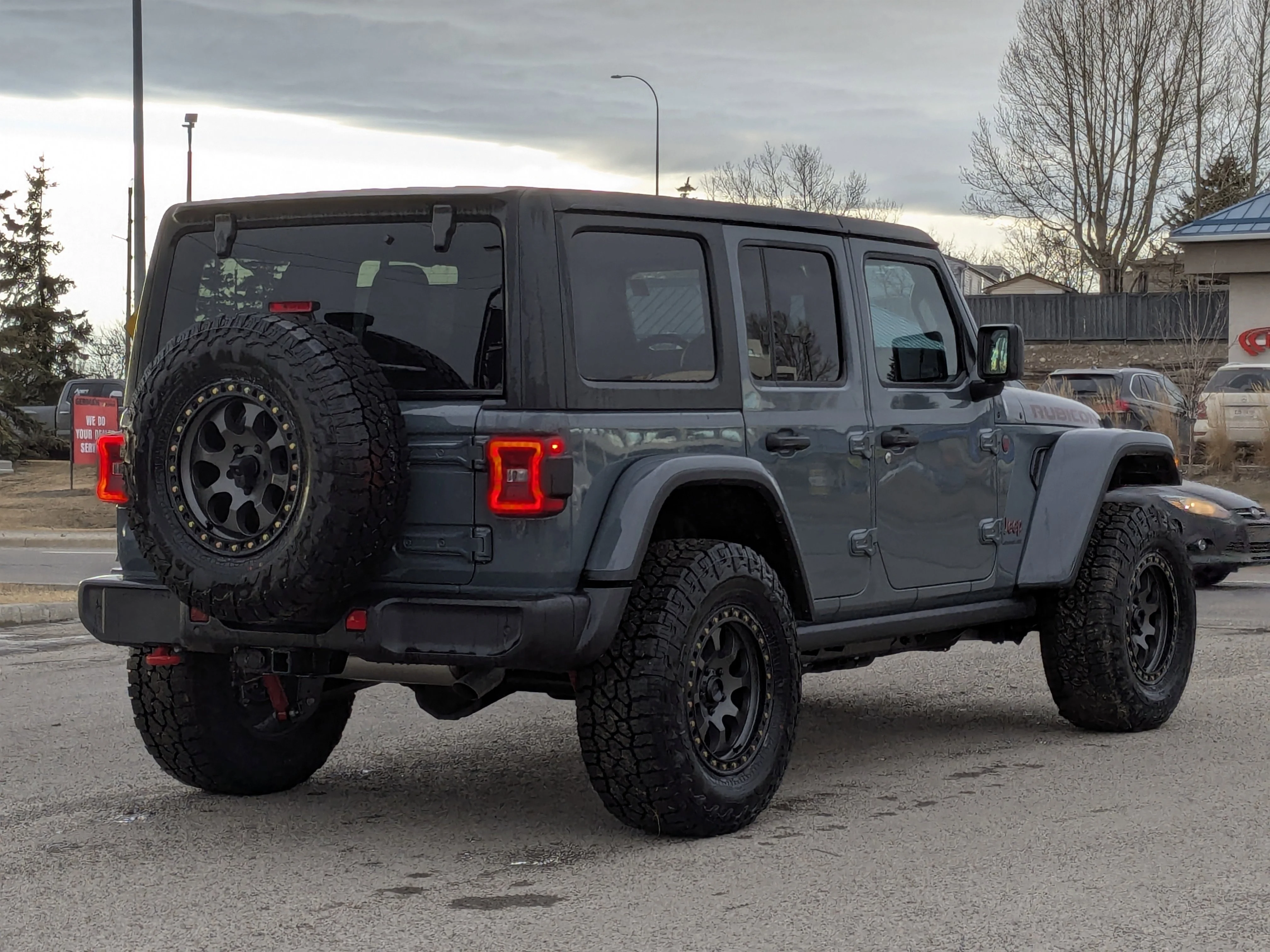 New 2026 Dark blue Jeep Rubicon - FUEL RIMS - AT 35 TIRES - HIGHLIFT HOOD JACK & TONS MORE! image 8