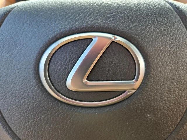 2024 Lexus IS 300 - Photo 38