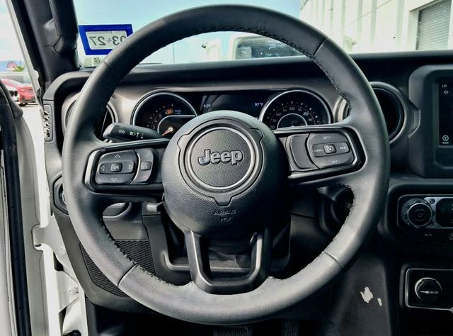 Used 2023 White Jeep Sport S image 13