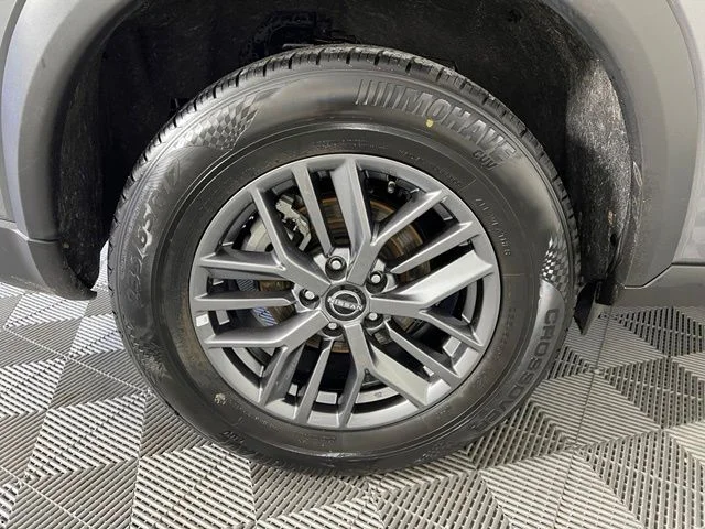 Used 2024 Gray Nissan S image 35