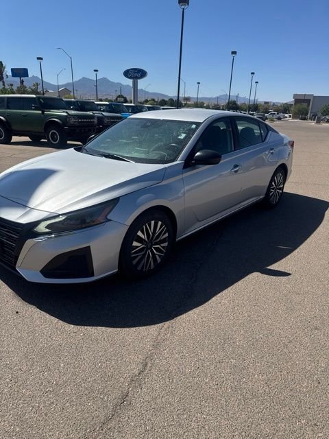 Used 2024 Brilliant Silver Metallic Nissan 2.5 SV image 1