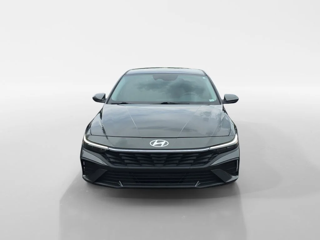 Used 2024 Amazon Gray Hyundai SE image 8