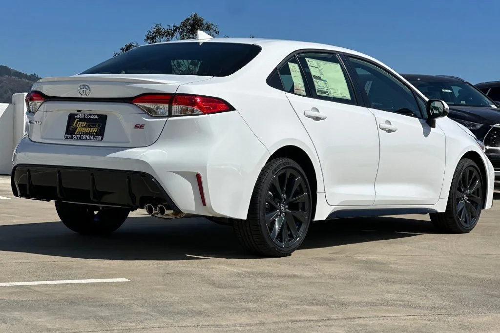 New 2027 Ice Cap Toyota  SE image 4