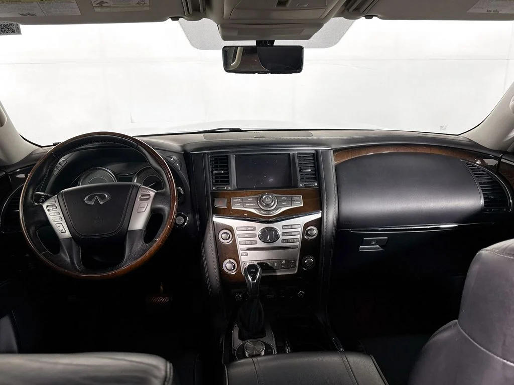 Used 2019 White INFINITI LUXE image 12
