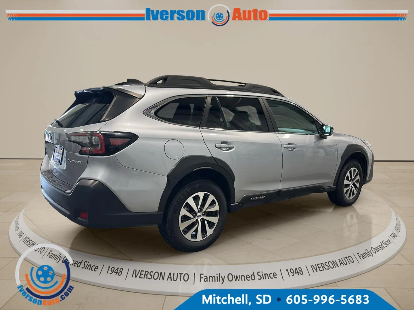 Used 2025 Ice Silver Metallic Subaru Premium image 7